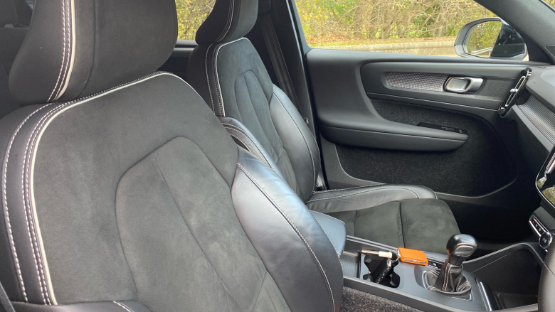 Volvo Xc40 1.5 T3 [163] R DESIGN 5dr Petrol Estate